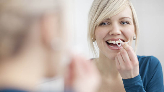 Zdrowe zęby i dziąsła – Co zamiast klasycznej nitki dentystycznej?